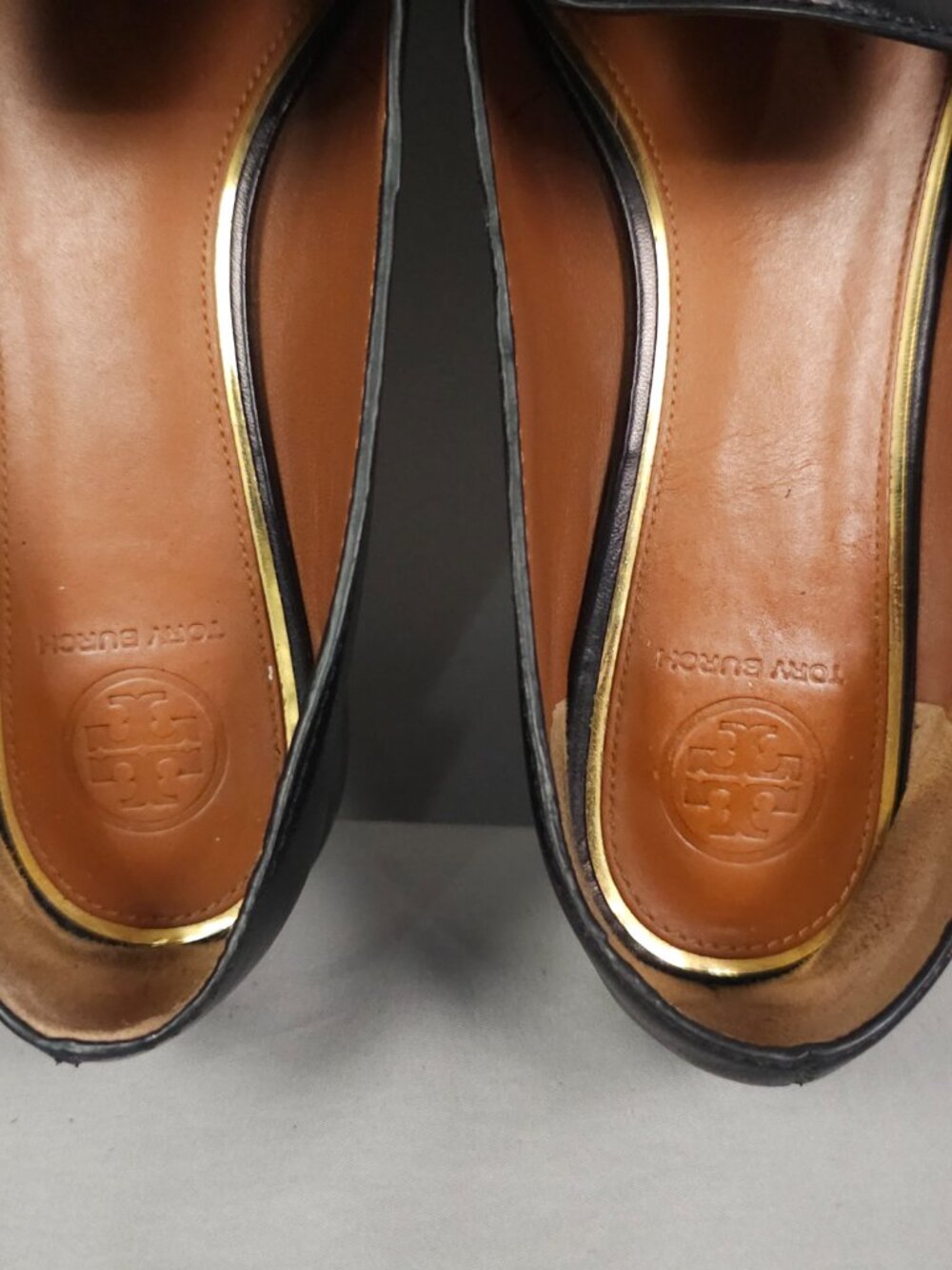 Tory Burch Loafers Women 8 Black Leather Gold Medallion Slip-On Medal Miller - Picture 10 of 15